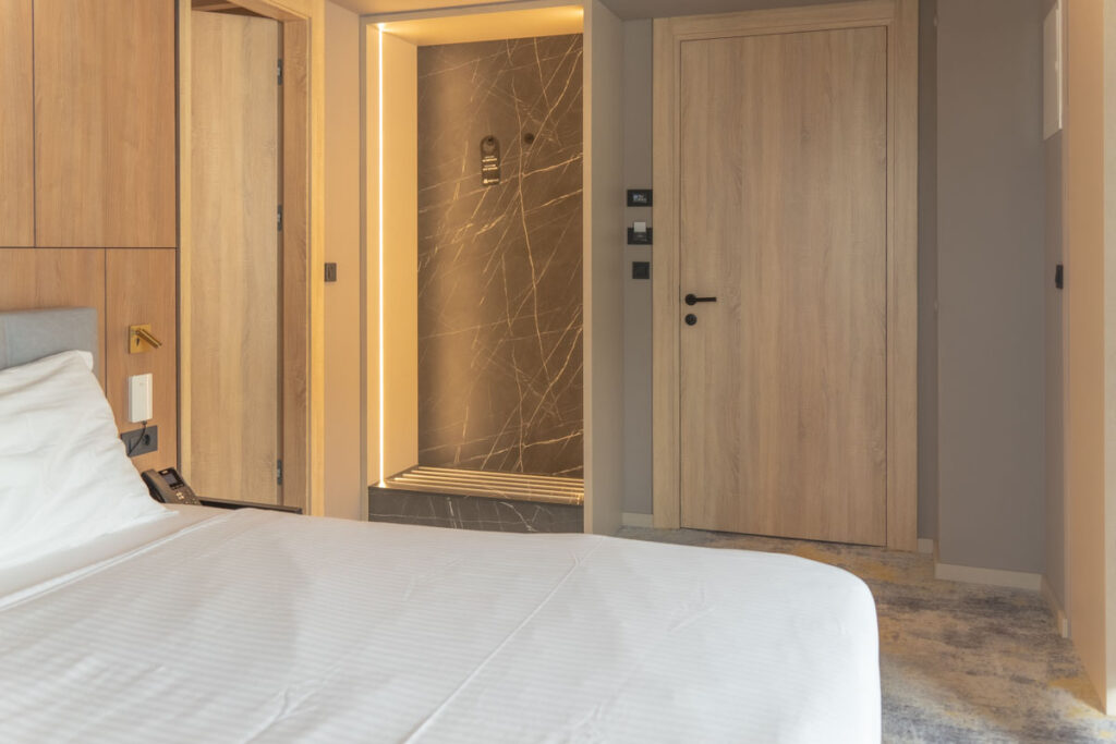 City Hotel Dubrovnik のお部屋の荷物スペース
