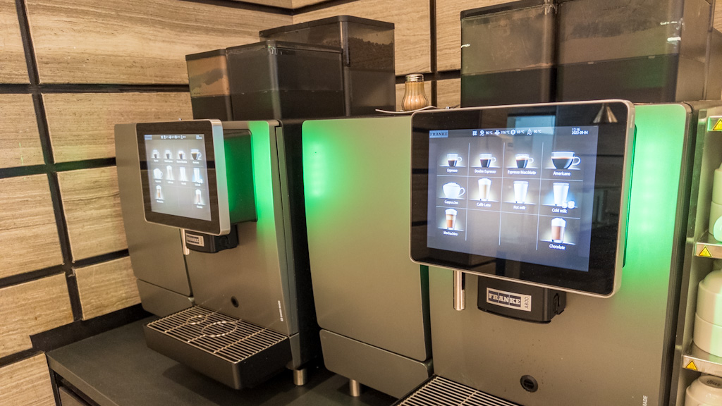 Ahlan Business Class Lounge のコーヒーメーカー