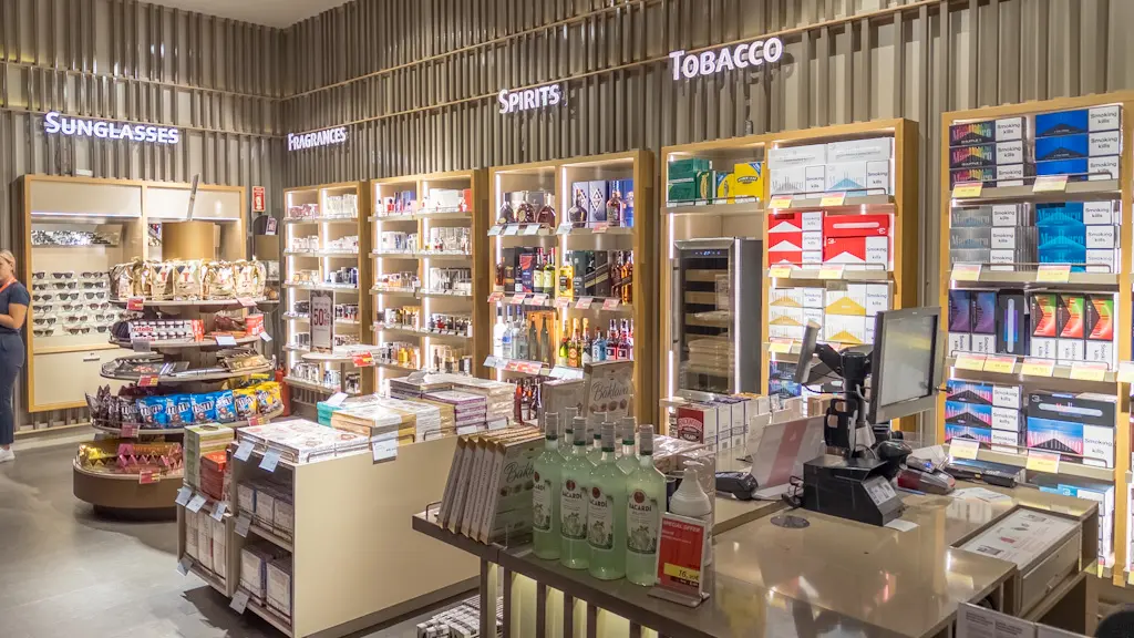 iGA Lounge内の免税店