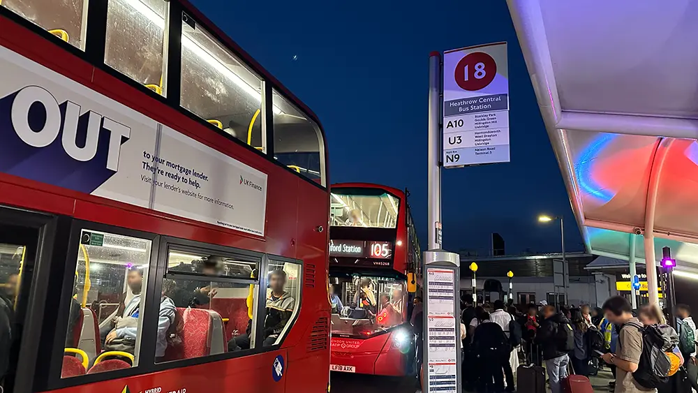 Heathrow Central Bus Stationのバス停18