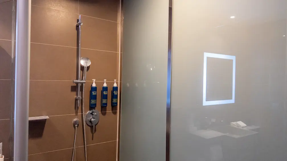 シャワー