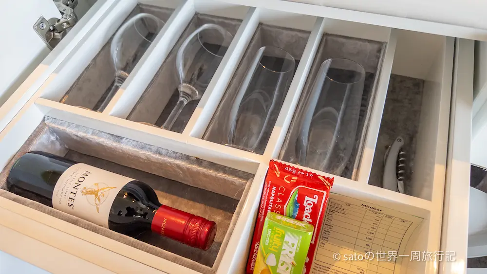 ワインやグラス