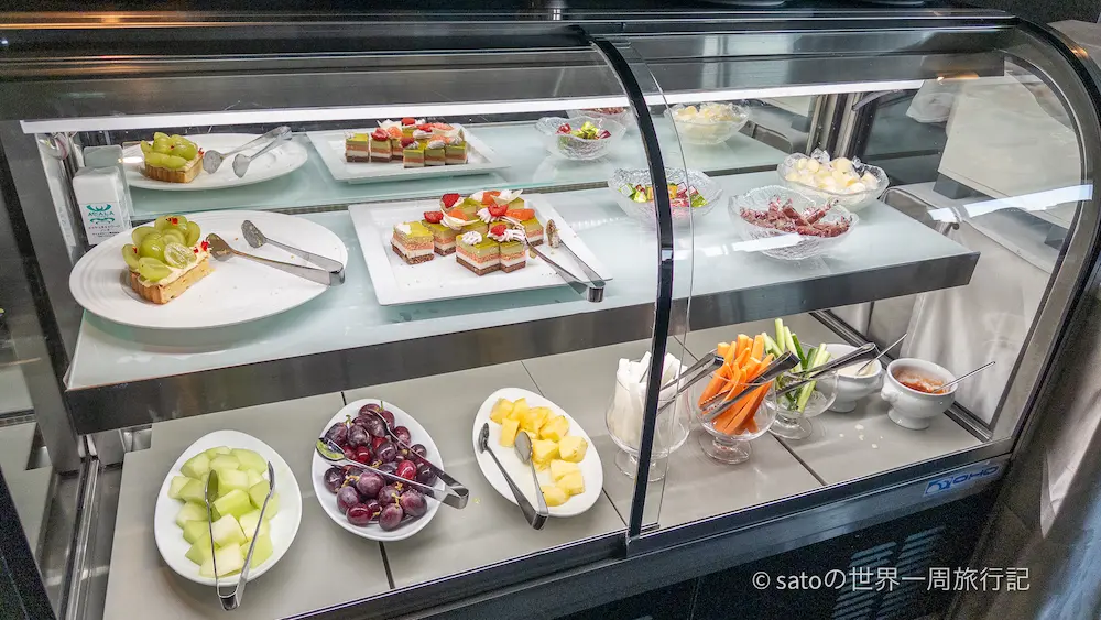 アフタヌーンティーのスイーツやフルーツ