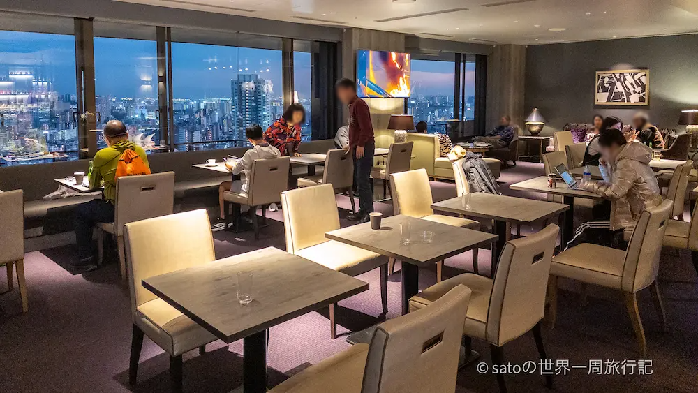 イブニングカクテル時のラウンジ