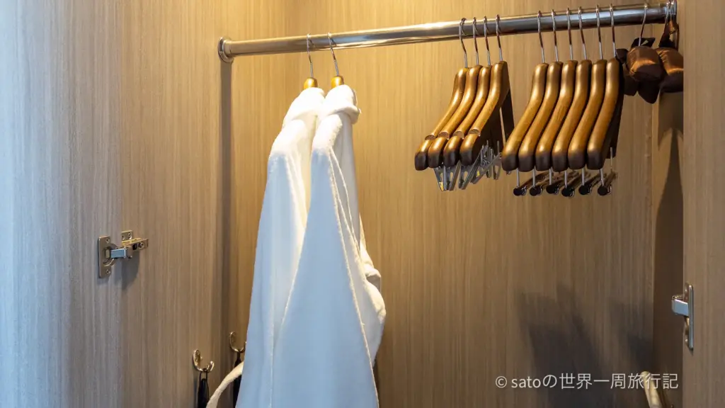 クローゼットにはバスローブ